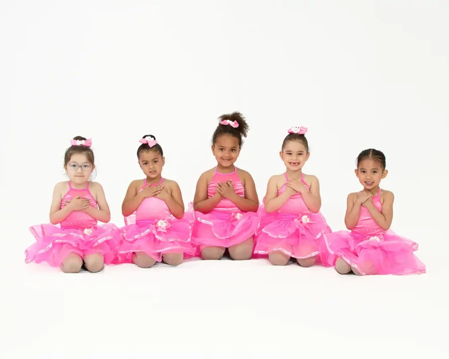 Mini dance class for 4 and 5 year olds at J'Danse Studio in Toronto
